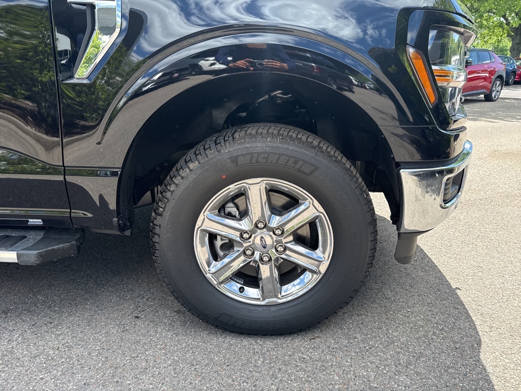 Vehicle image 10 of 12