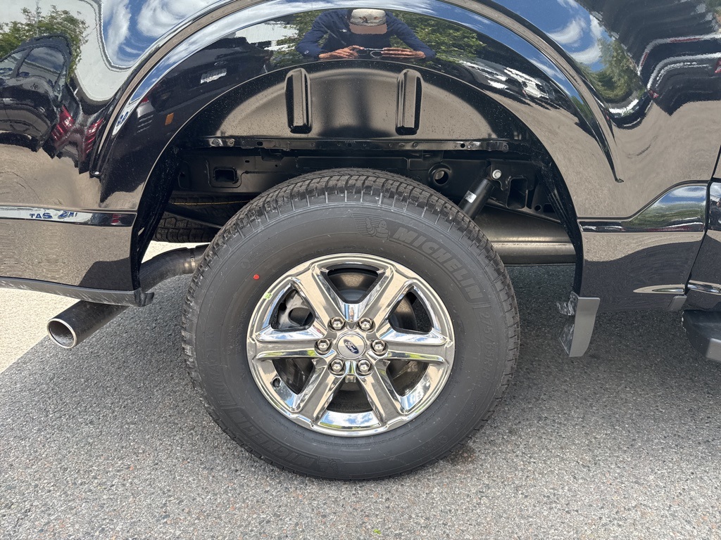 Vehicle image 11 of 12