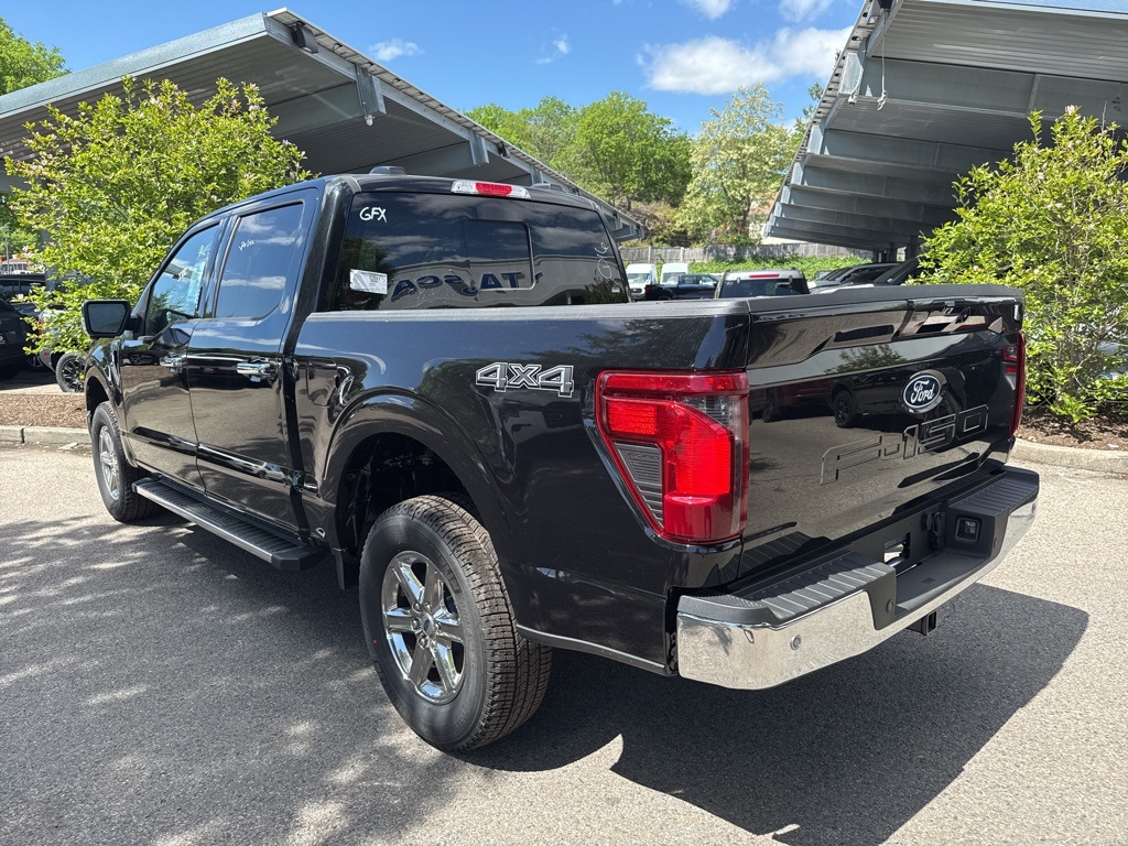 Vehicle image 9 of 12
