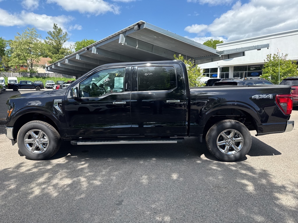 Vehicle image 2 of 12