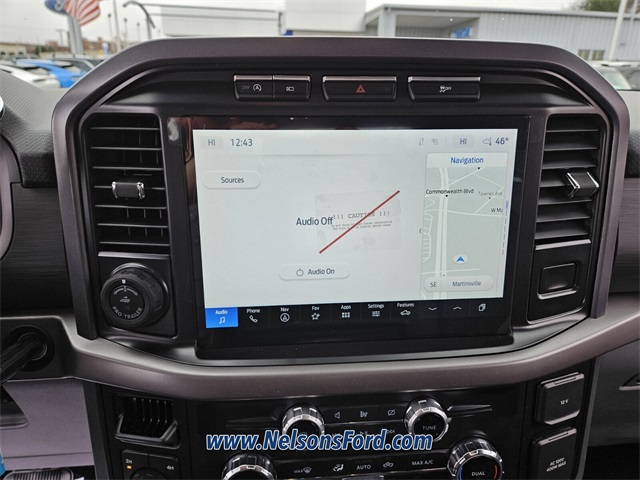 Vehicle image 10 of 14