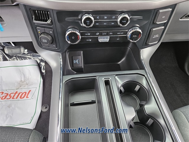 Vehicle image 11 of 14