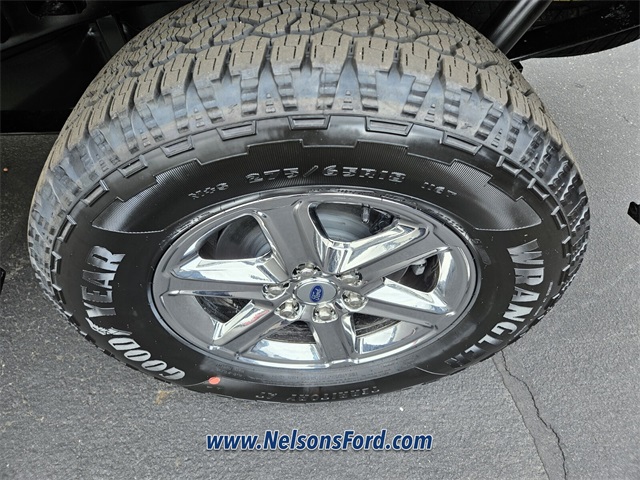 Vehicle image 8 of 14