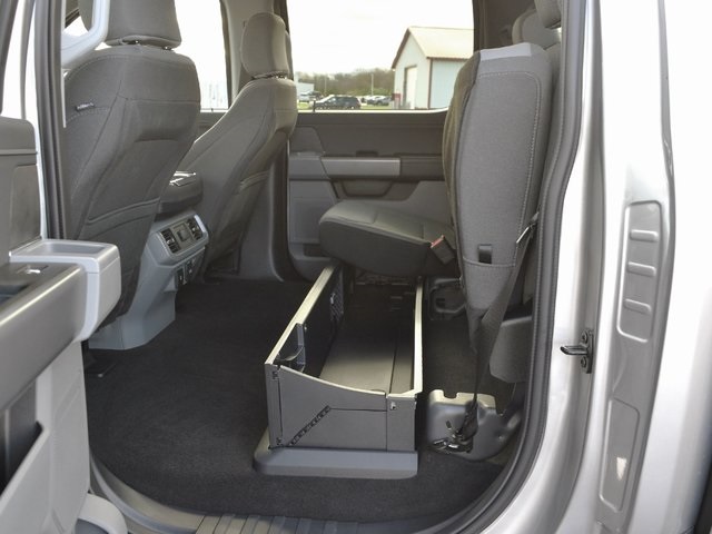Vehicle image 31 of 39
