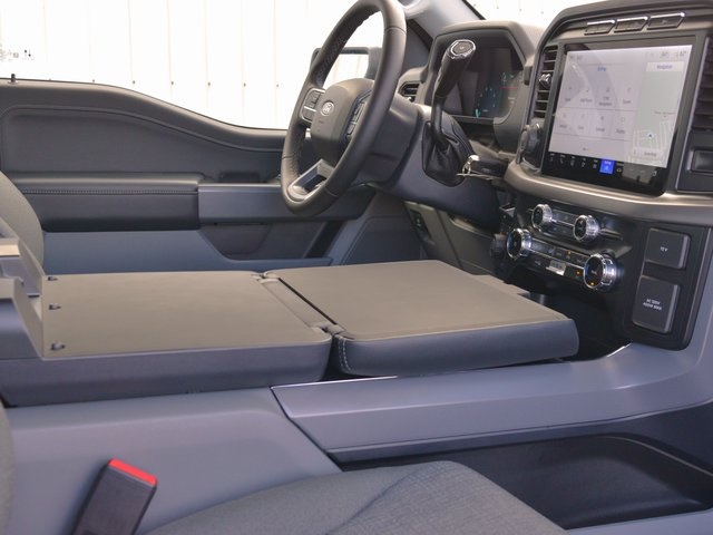 Vehicle image 34 of 39
