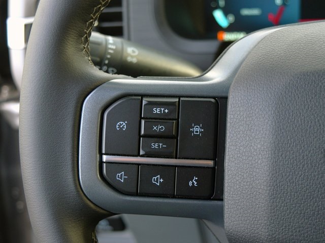 Vehicle image 16 of 39