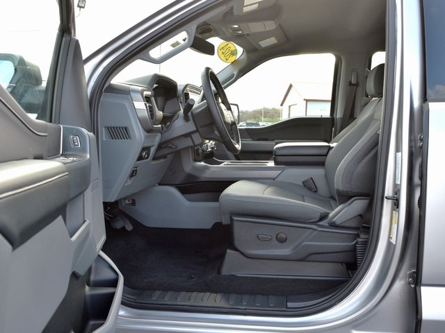 Vehicle image 28 of 39