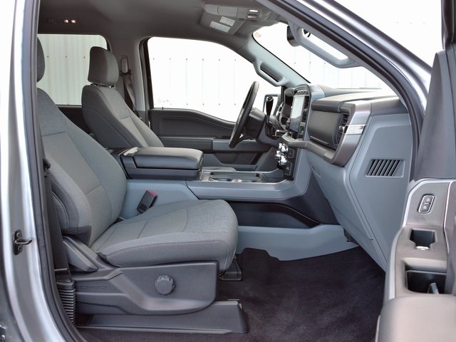 Vehicle image 37 of 39