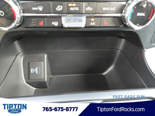 Vehicle image 28 of 45