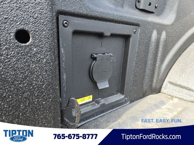 Vehicle image 33 of 45