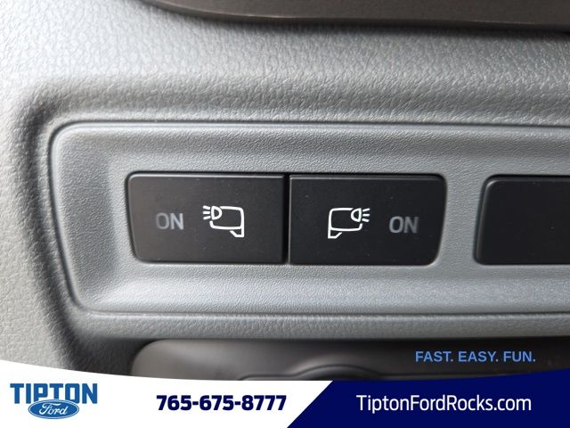 Vehicle image 21 of 45