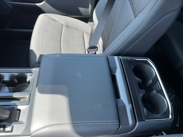 Vehicle image 14 of 22