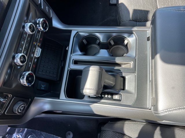 Vehicle image 13 of 22