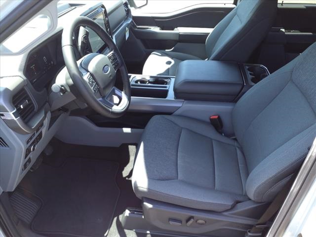 Vehicle image 4 of 21
