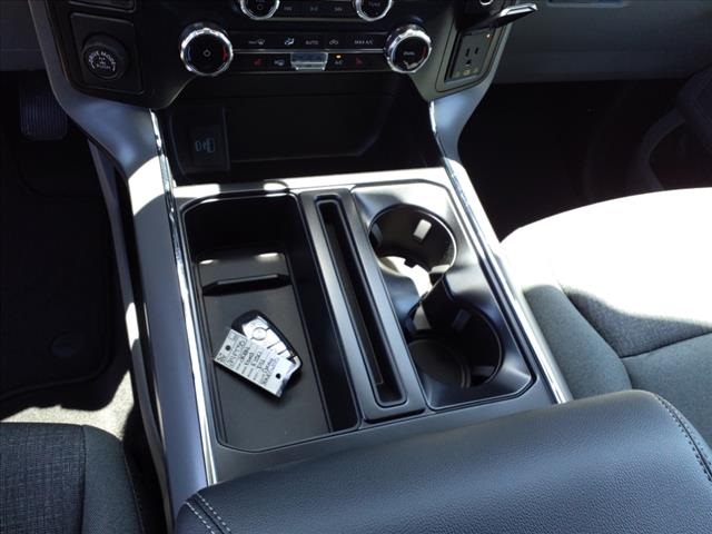 Vehicle image 18 of 21