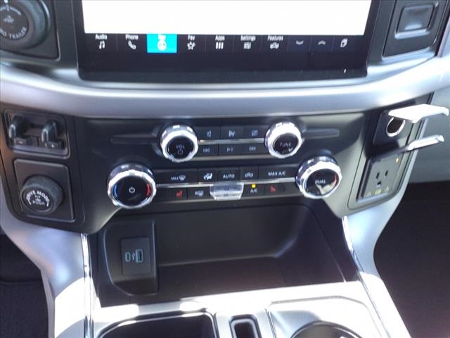 Vehicle image 17 of 21