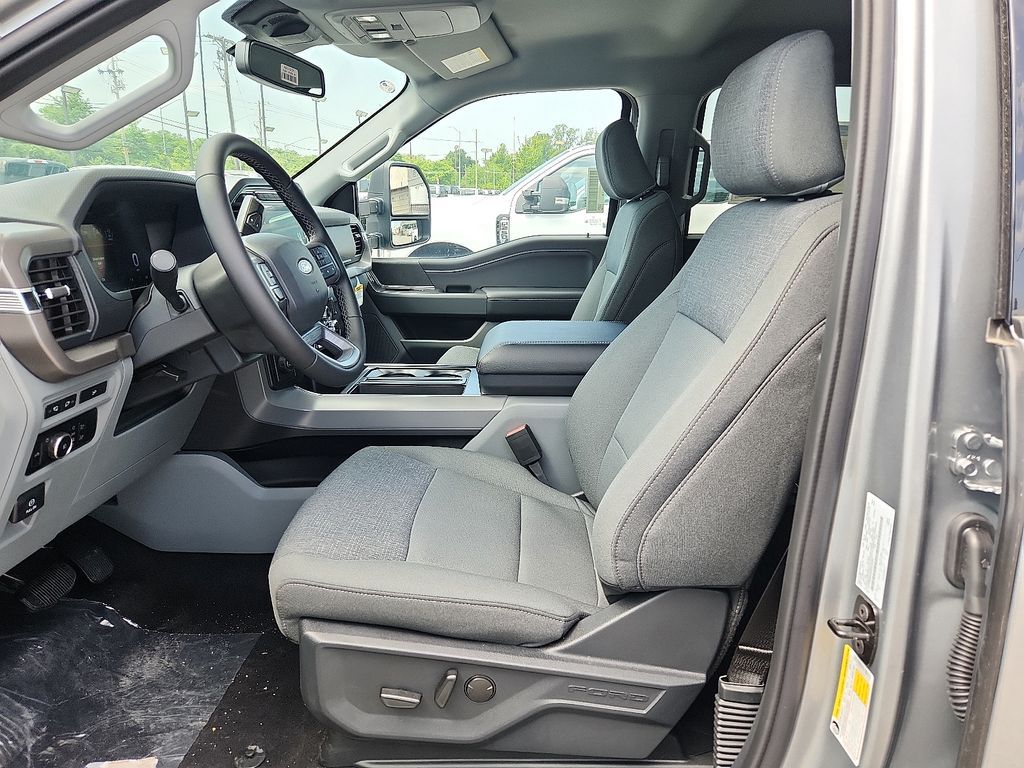 Vehicle image 6 of 12