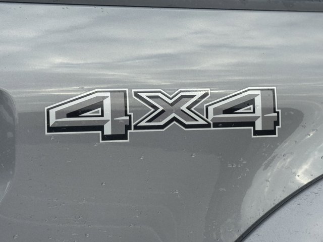 Vehicle image 12 of 32