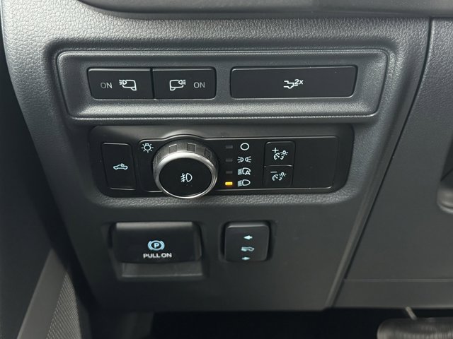 Vehicle image 31 of 32