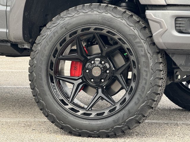 Vehicle image 9 of 32