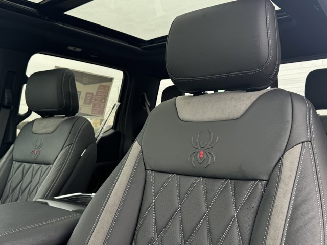 Vehicle image 23 of 32