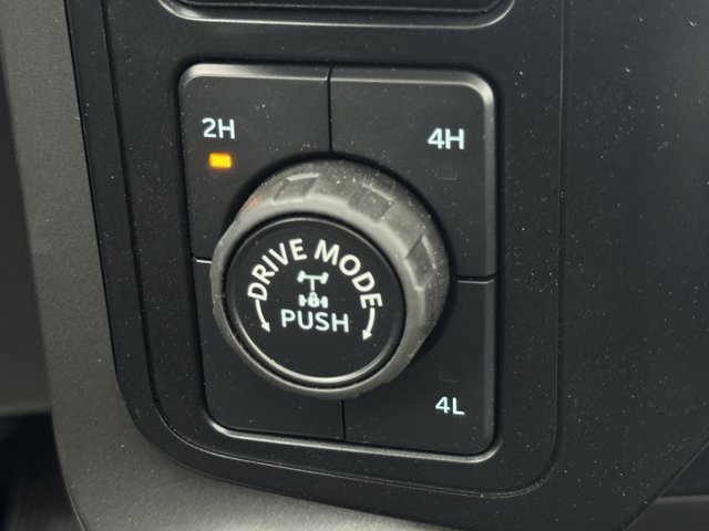 Vehicle image 29 of 32