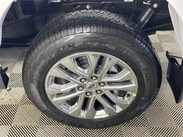 Vehicle image 21 of 22