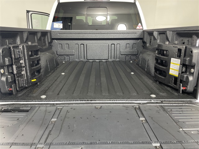 Vehicle image 19 of 22