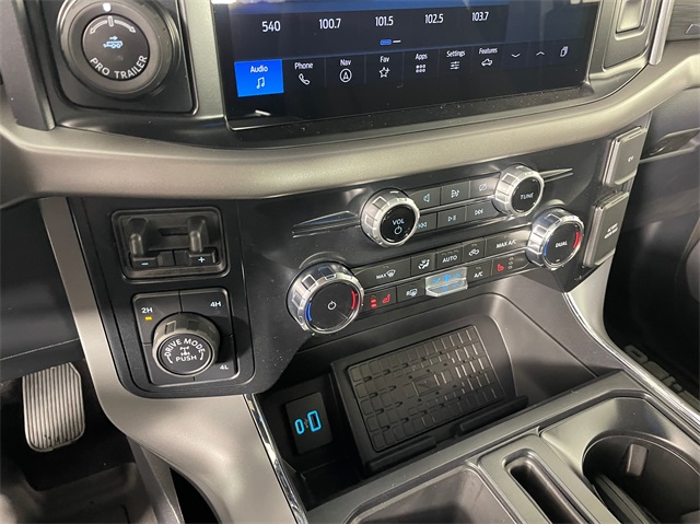 Vehicle image 12 of 22