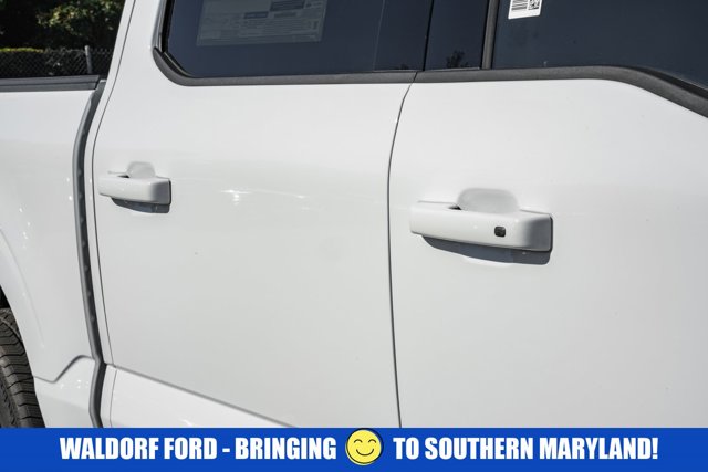 Vehicle image 13 of 49