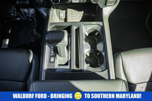 Vehicle image 32 of 49