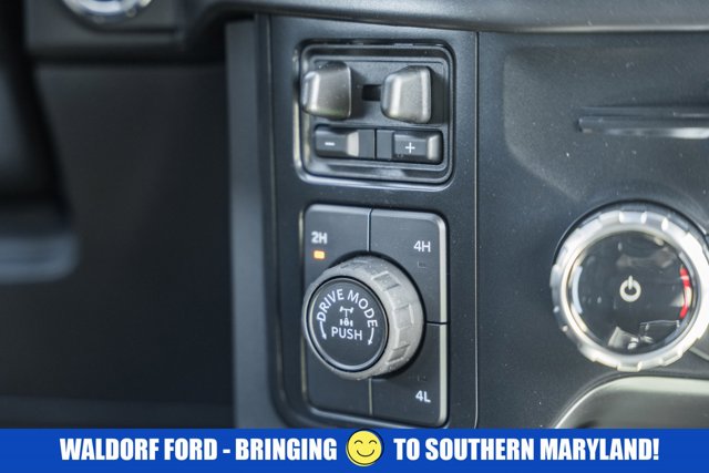Vehicle image 27 of 49
