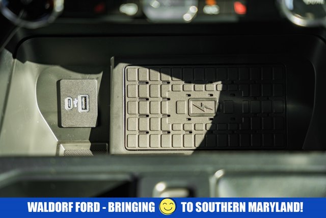 Vehicle image 31 of 49