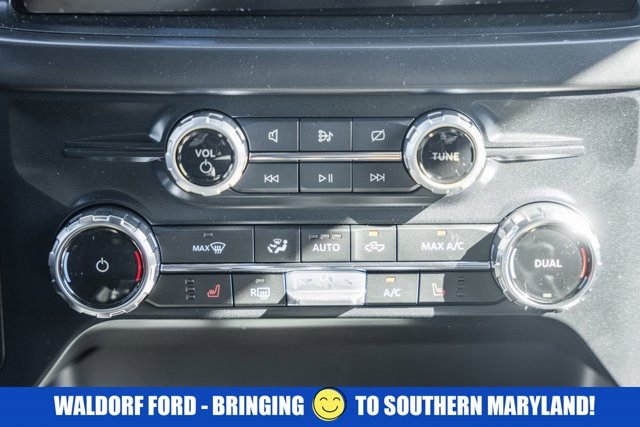 Vehicle image 26 of 49