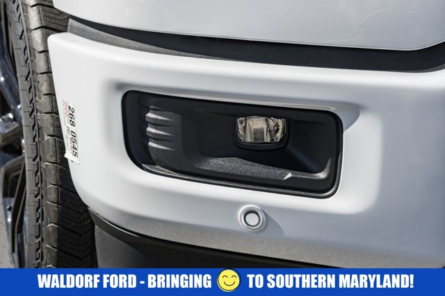 Vehicle image 9 of 49