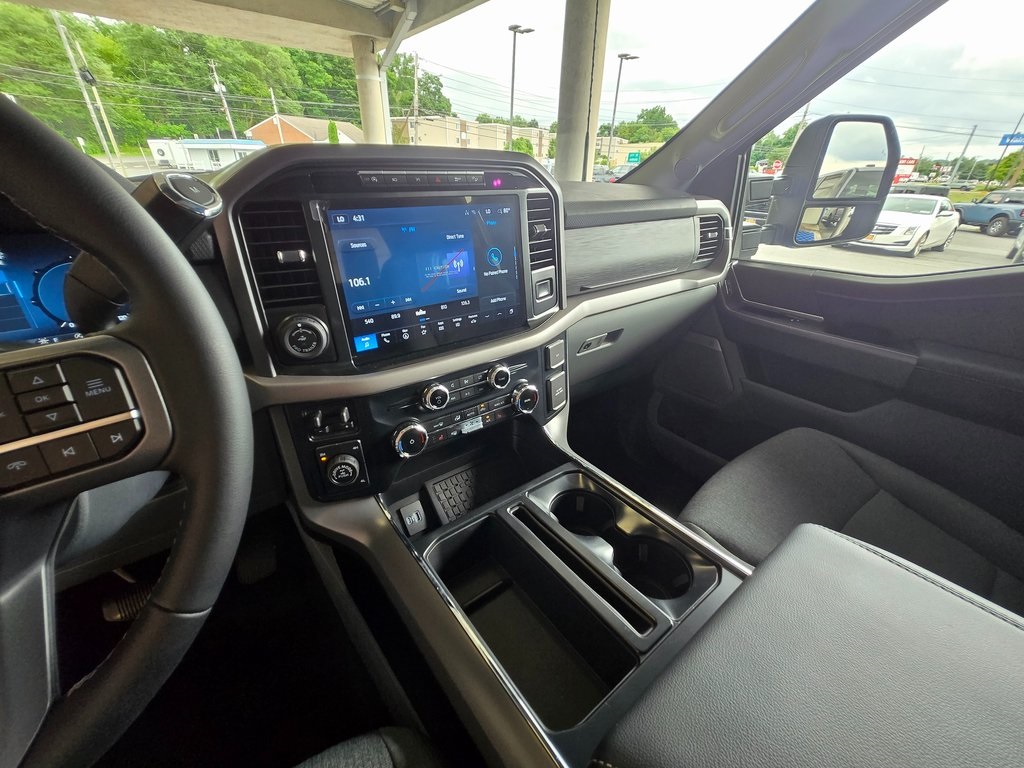 Vehicle image 15 of 33