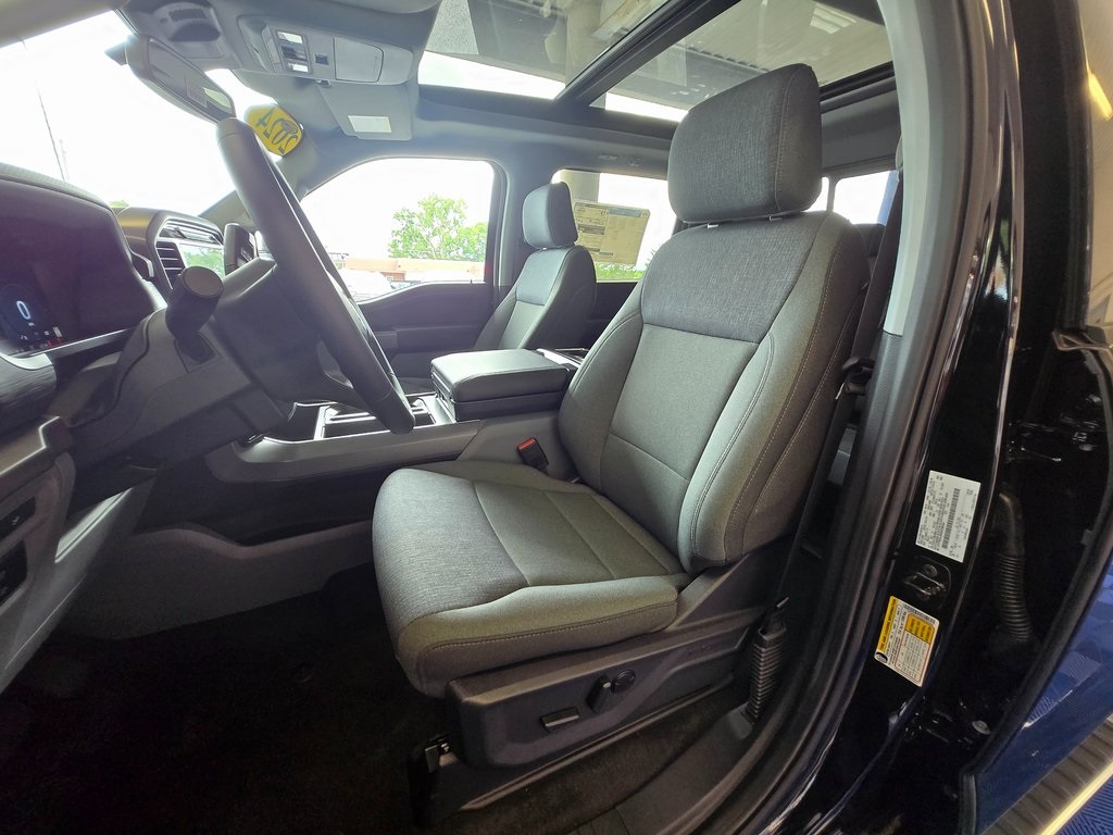Vehicle image 7 of 33