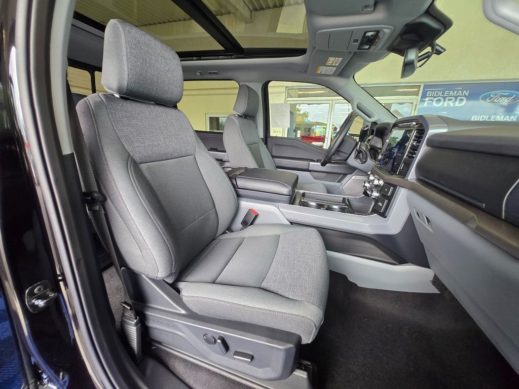 Vehicle image 9 of 33