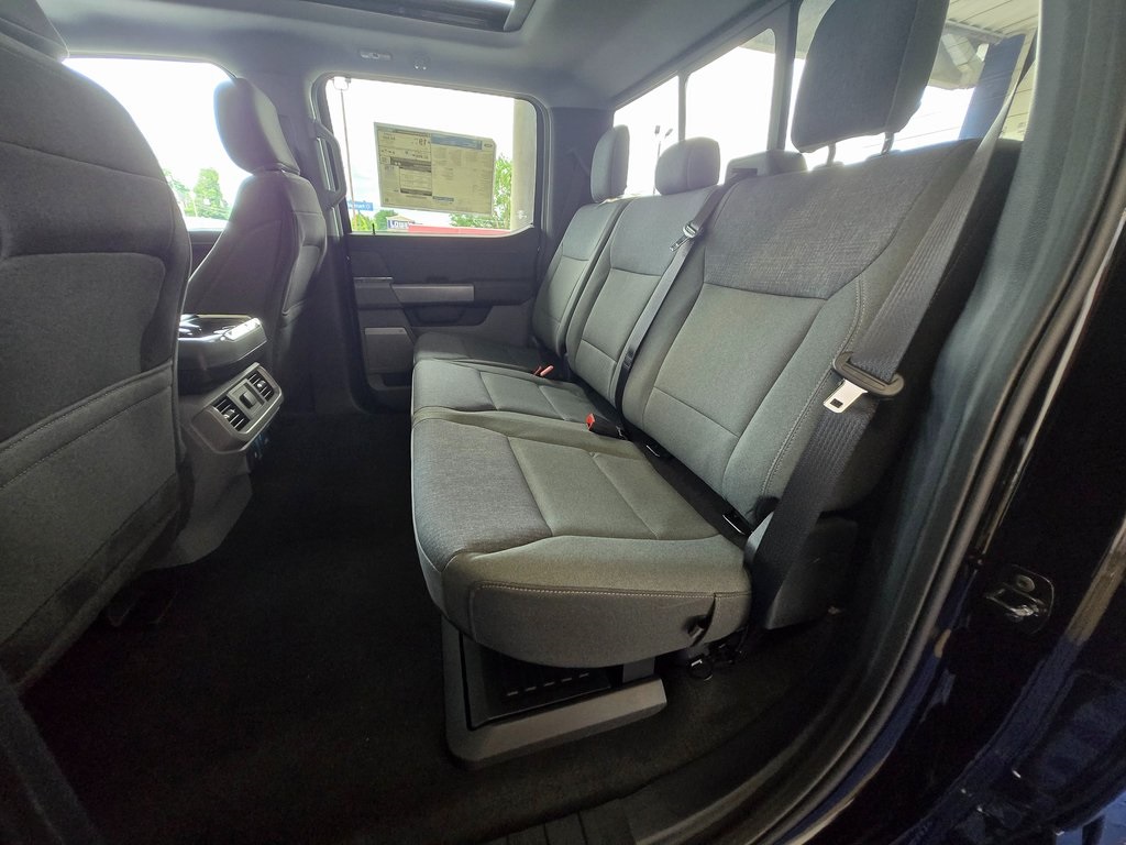 Vehicle image 8 of 33