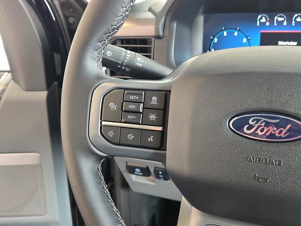 Vehicle image 16 of 33