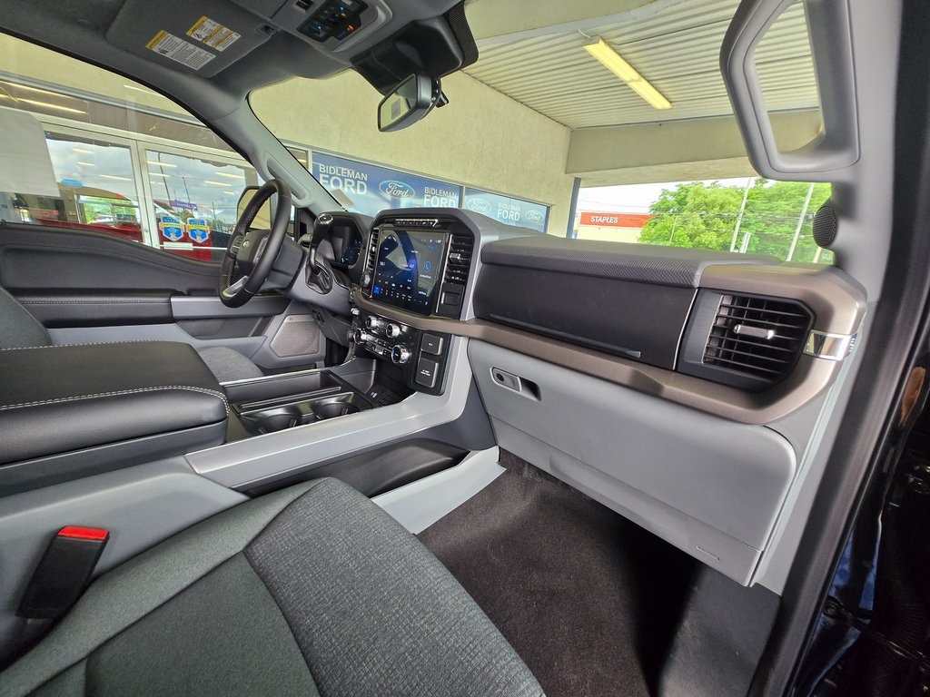 Vehicle image 12 of 33