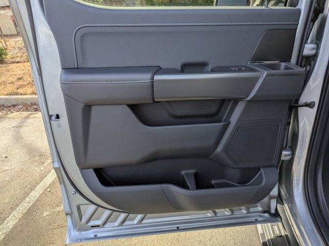 Vehicle image 24 of 39