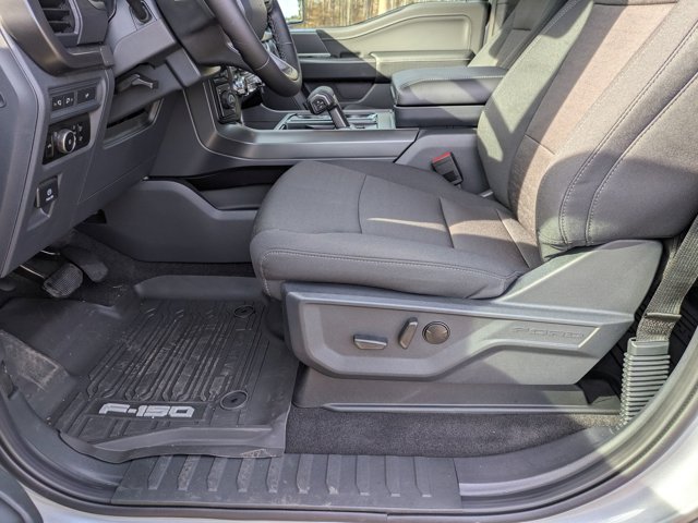 Vehicle image 11 of 39