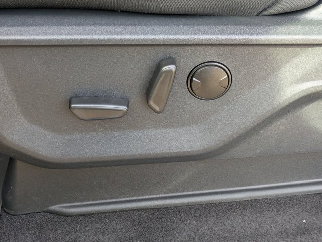 Vehicle image 12 of 39