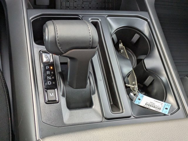 Vehicle image 21 of 39