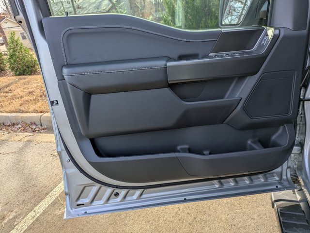 Vehicle image 9 of 39