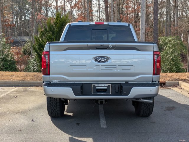 Vehicle image 4 of 39