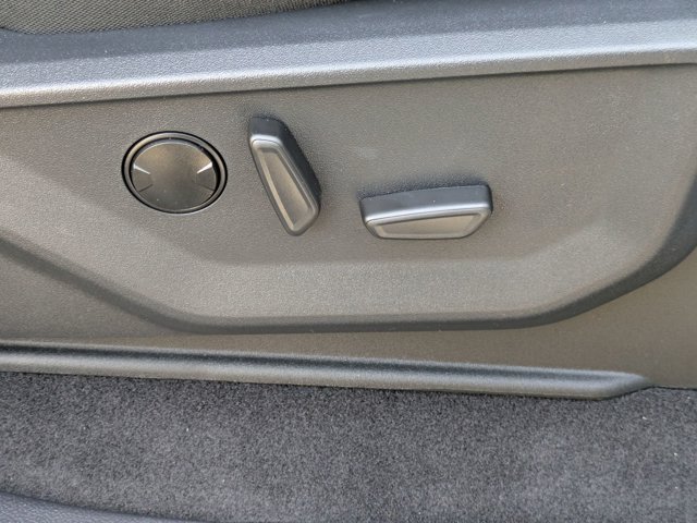 Vehicle image 37 of 39