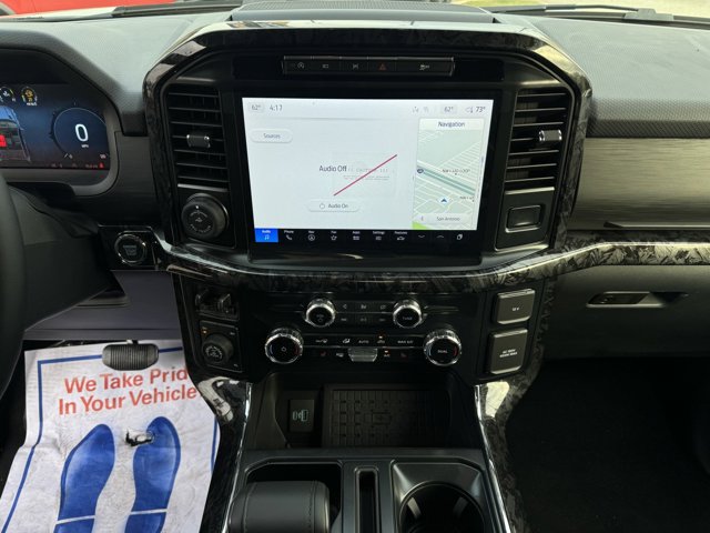Vehicle image 21 of 30