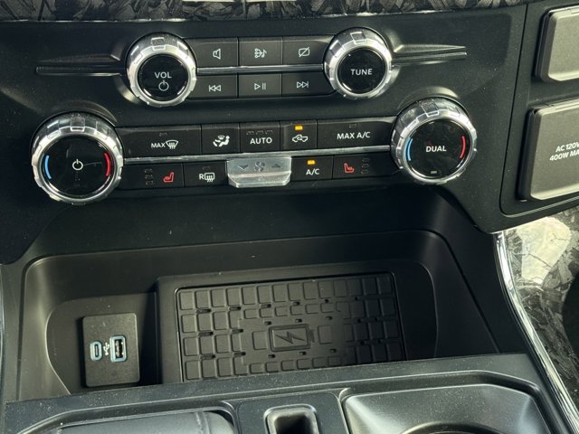 Vehicle image 23 of 30